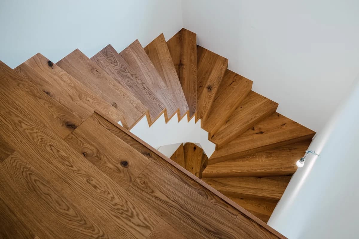 Holztreppe aus Eiche von oben
