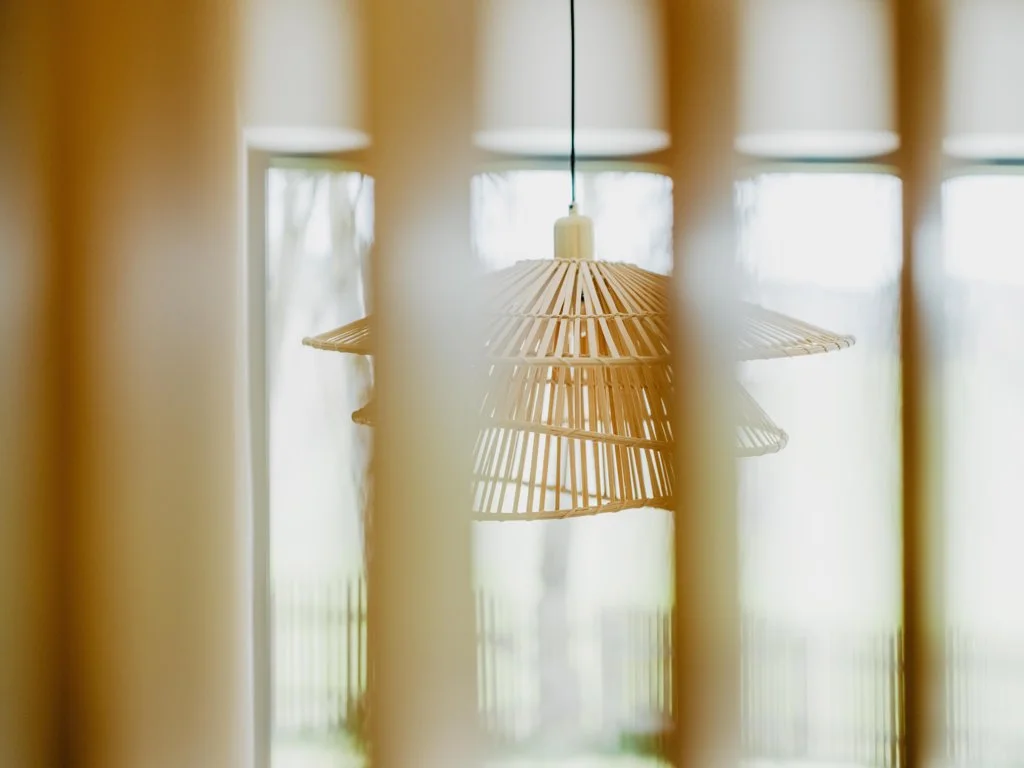 Fertiger Wohnraum mit Holzdetails